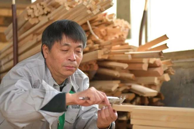 半岛体育风云闽商 杜锦祥：大山里走出来的“木匠”匠心治木创龙头企业(图1)