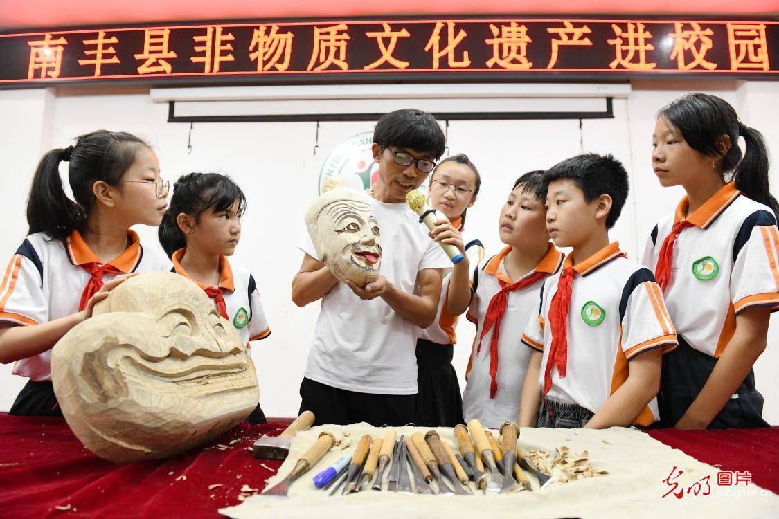 半岛体育【光明图刊】国之瑰宝 中国木雕(图2)