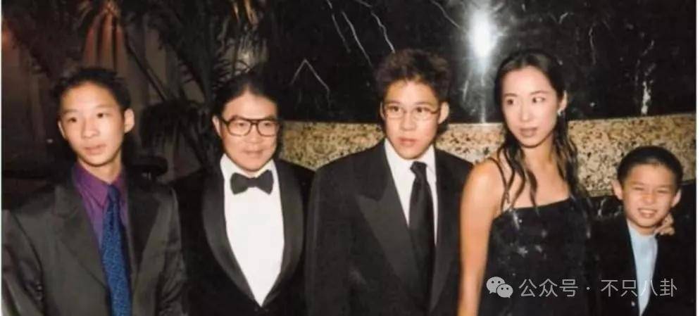 半岛体育又一对跨国恋！贪玩爱惹事的他终于喜事将近了？(图8)