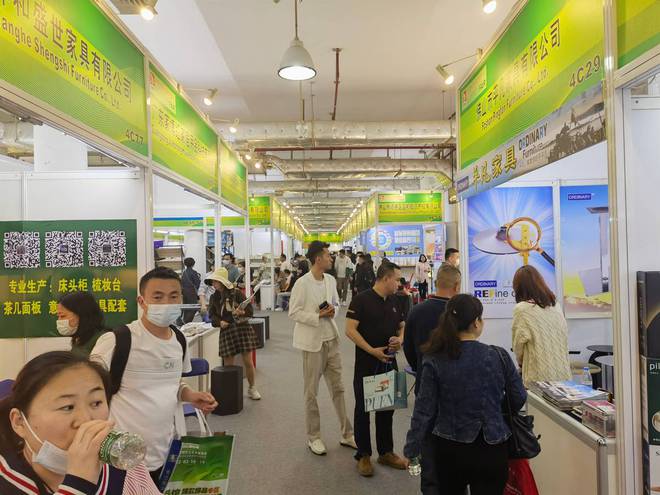 半岛体育全球家具顺德时代丨木头云直击第43届国际龙家具展(图5)